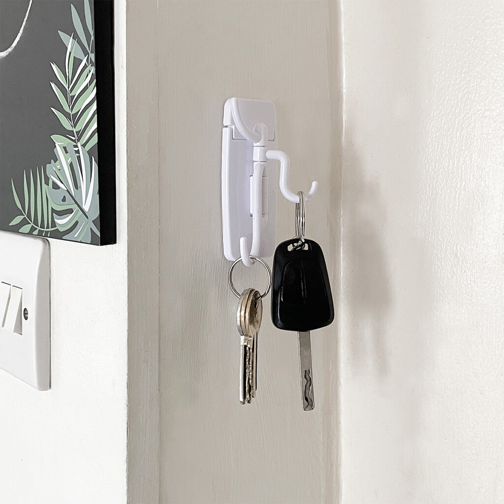 Amtech Self-Adhesive Hanging Hook With Swivel Arms